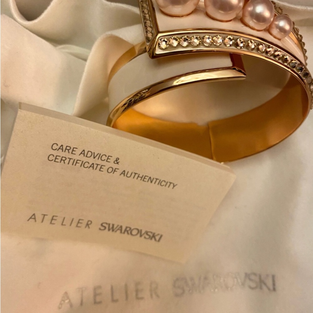 Nicholas Kirkwood Authentic Swarovski Atelier Gold Cuff. - Picture 5 of 8